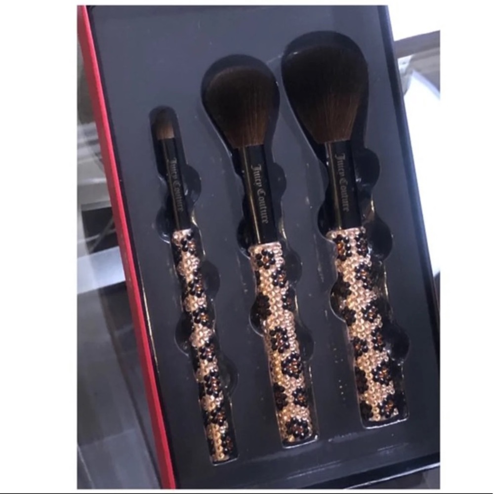 Juicy Couture Cosmetic Brush Set